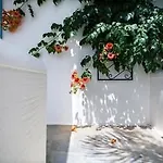 Byzantio Suites&wellness Agios Sostis (Tinos)