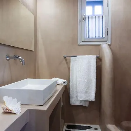 Byzantio Suites&wellness Agios Sostis (Tinos)